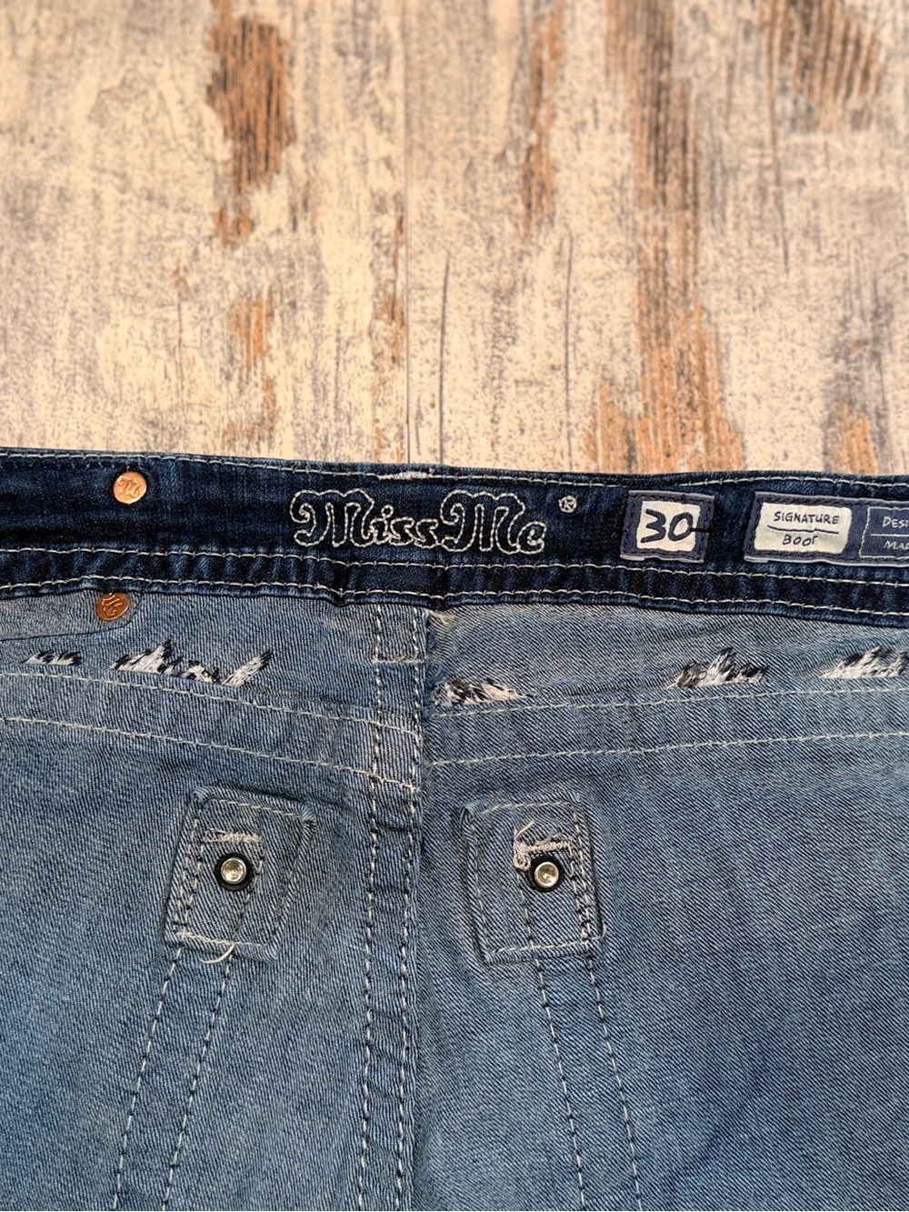 Miss Me Signature Sequins Denim Jeans Women's Size 30x34 USA - Picture 7 of 16
